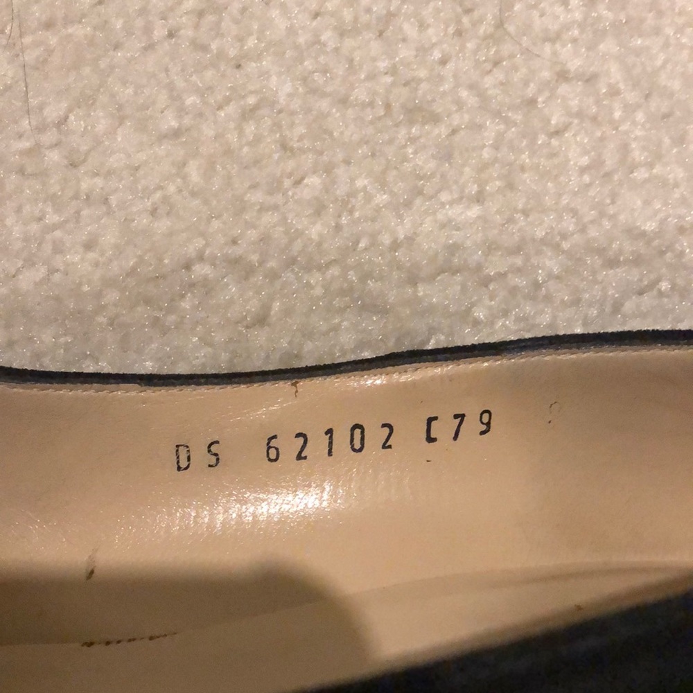 SALVATORE FERRAGAMO HEELS - Picture 6 of 8